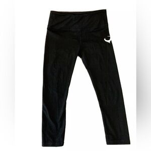 Violate the Dress Code black cropped gym tights. Size Small